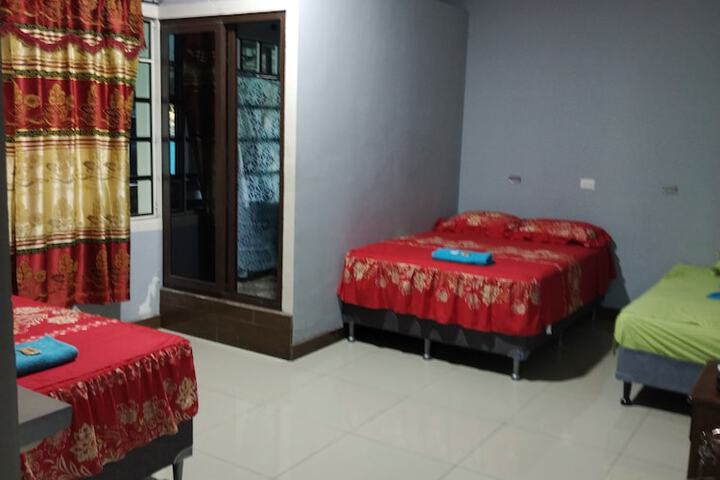Room 6 of 32