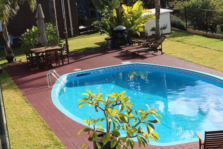 Pool 49 of 60