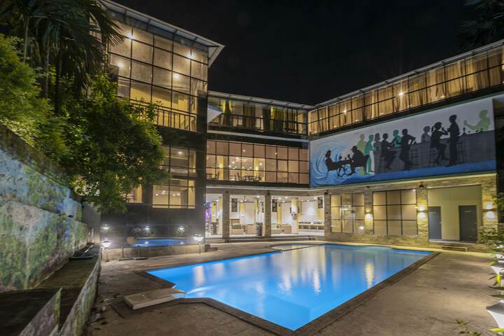Pool 43 of 101