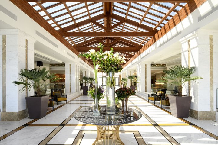 Entrance & Lobby