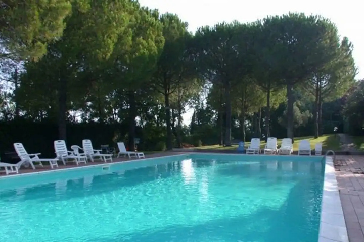 Pool 6 of 13