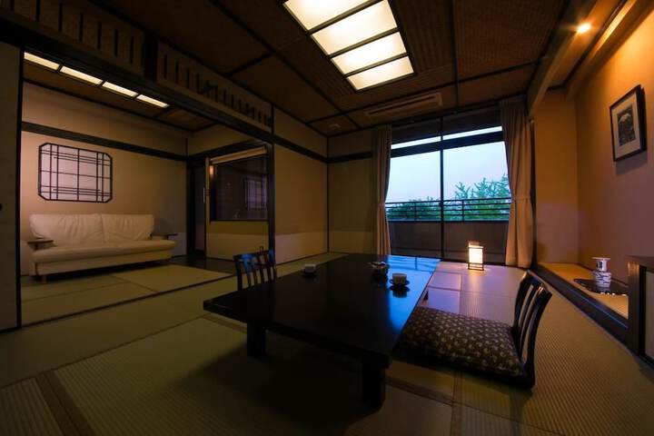 Room 10 of 53