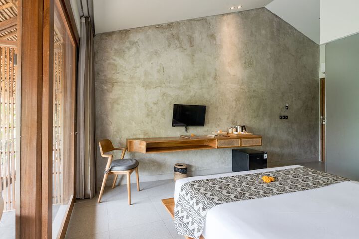 Room 5 of 44