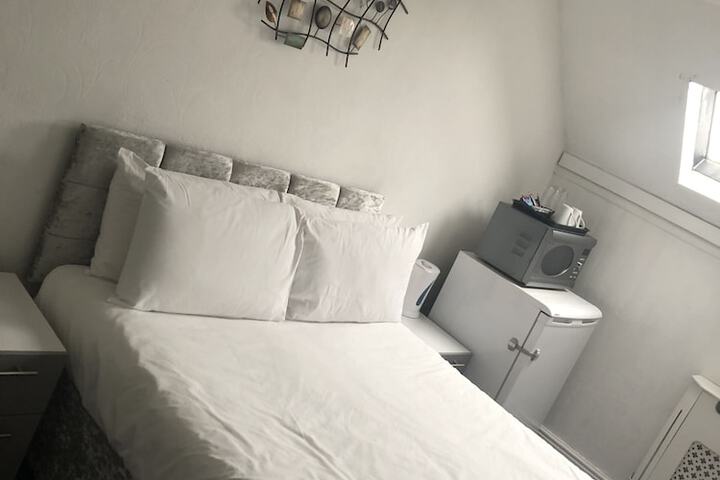 Room 8 of 32