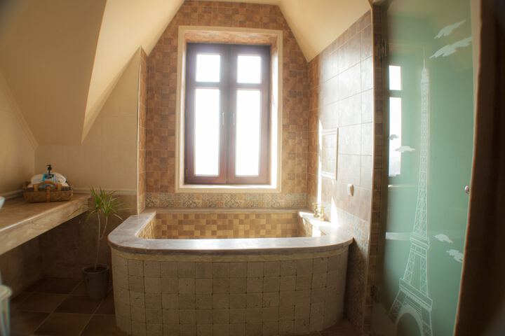 Jetted tub