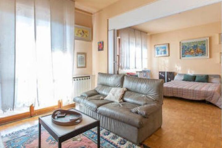 Room 4 of 13