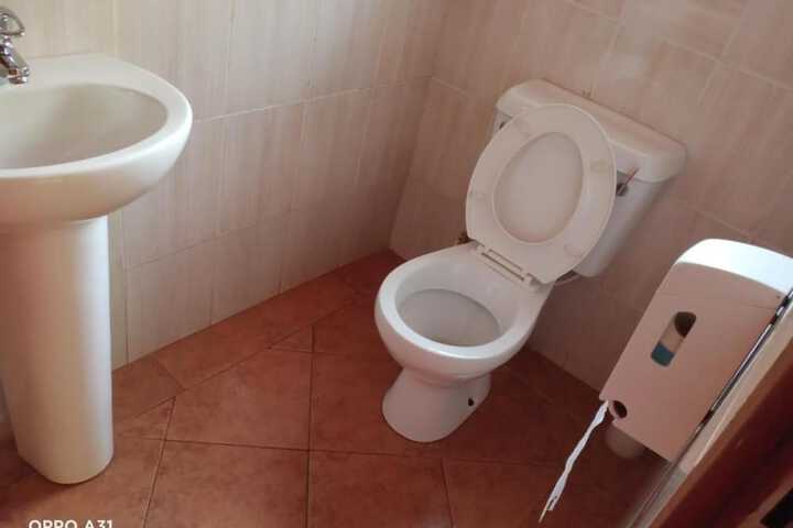 Room 5 of 10