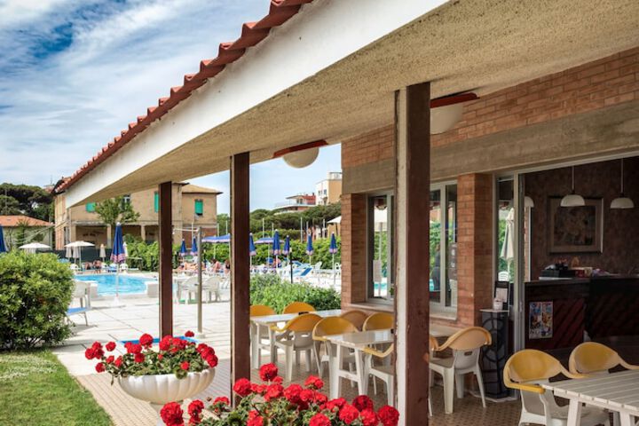 Hotel Pool
