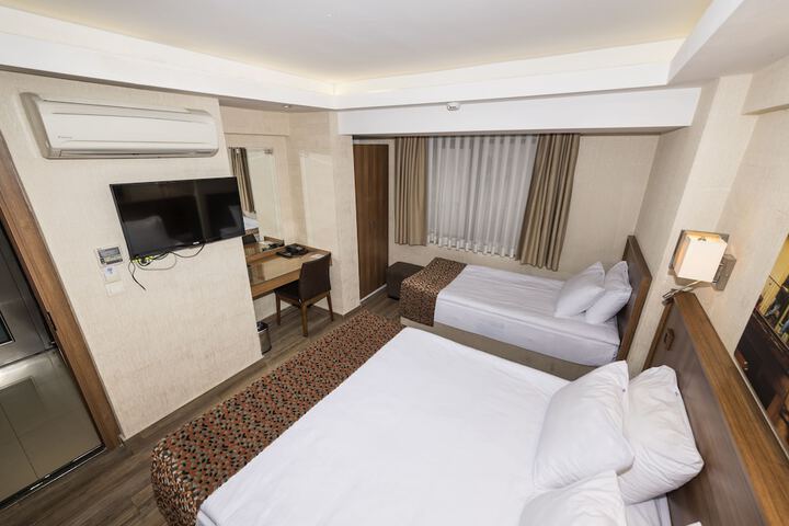 Room 4 of 59