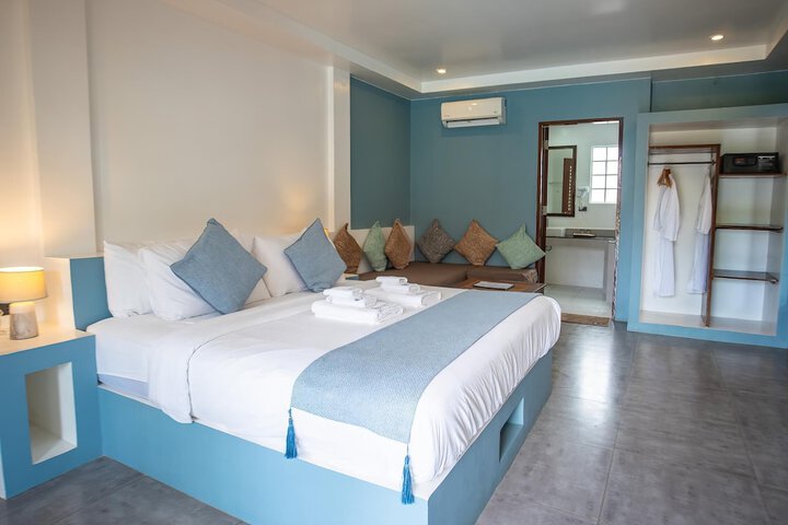 Room 14 of 120