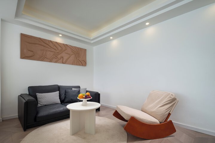 Room 9 of 28