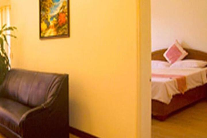 Room 1 of 5