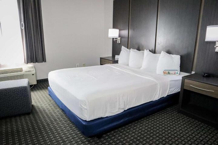 2 Double Beds High Speed Internet Accessible Microwave and Refrigerator Flat Screen Tele (7 of 7)
