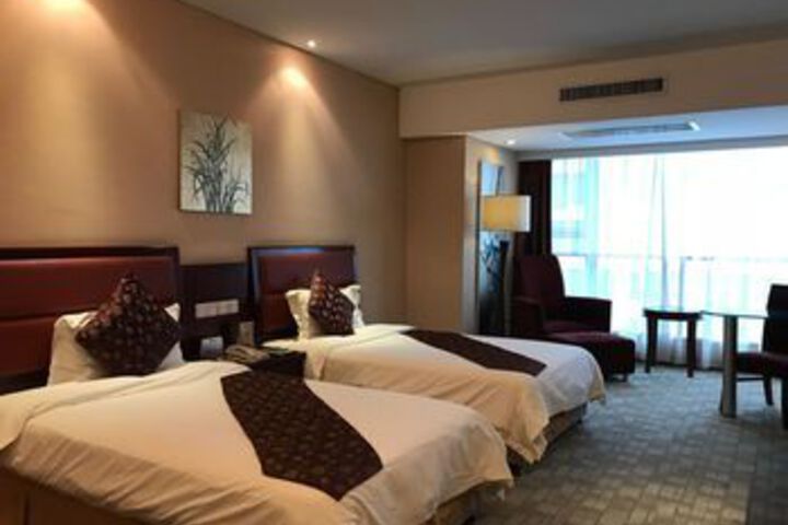 Room 9 of 31