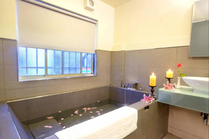 Hefong Deyang Hotspring Hotel