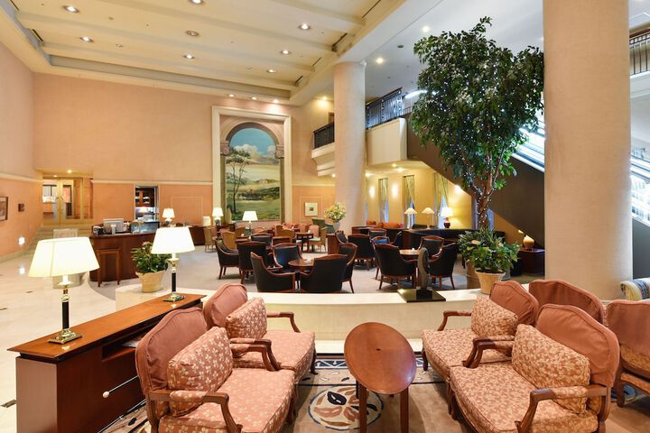 Entrance & Lobby