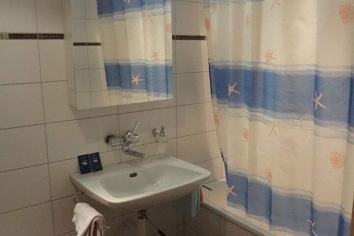 Room 57 of 120
