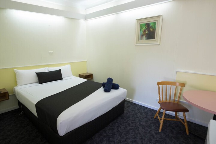 Room 19 of 64