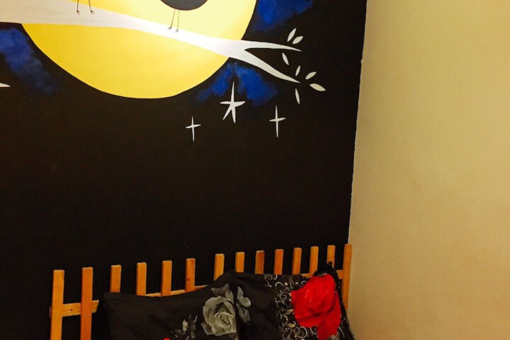 Room 2 of 25