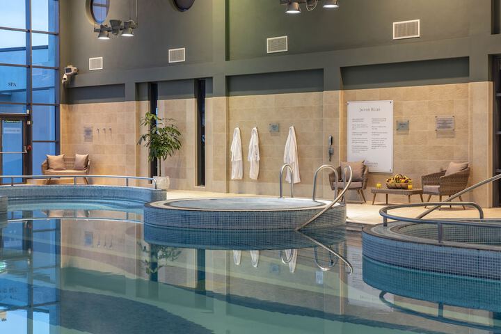 Pool Hotel