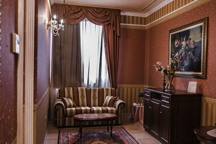 Room 16 of 42