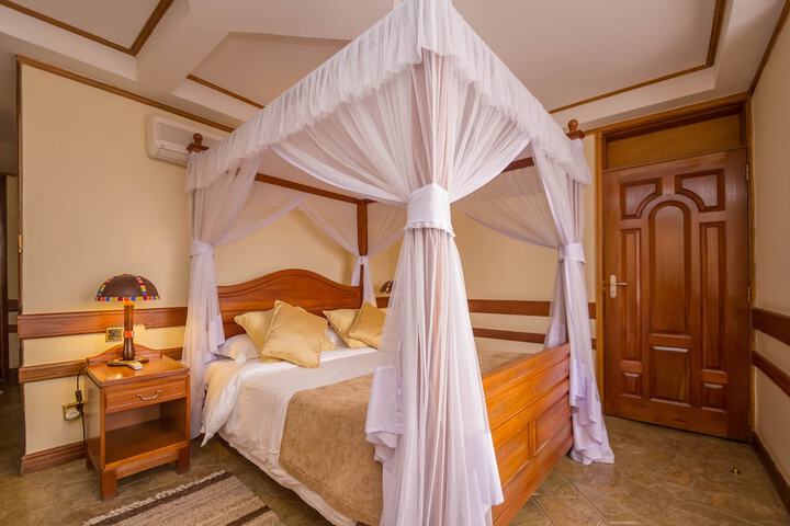 Room 20 of 174