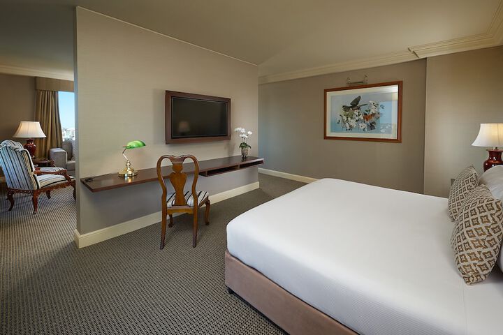 Room 7 of 109