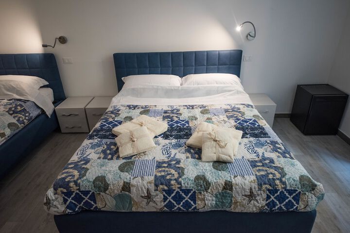 Room 5 of 44