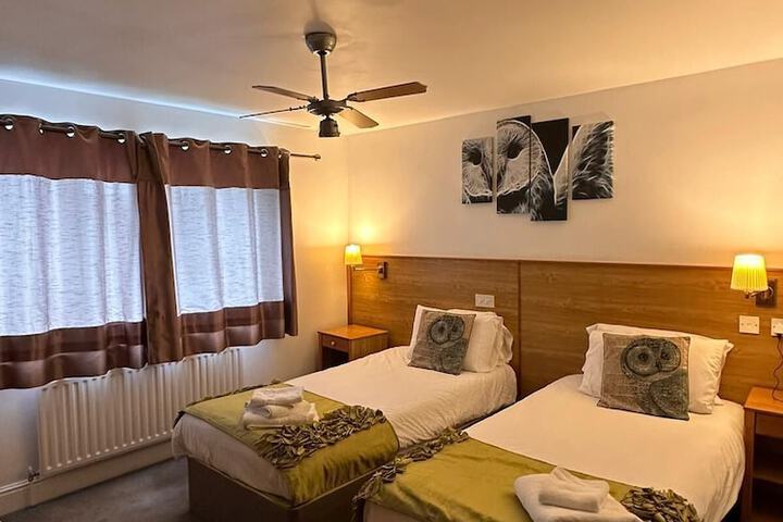 Room 5 of 23