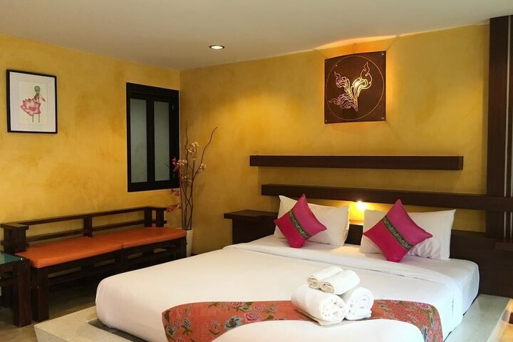 Room 8 of 38