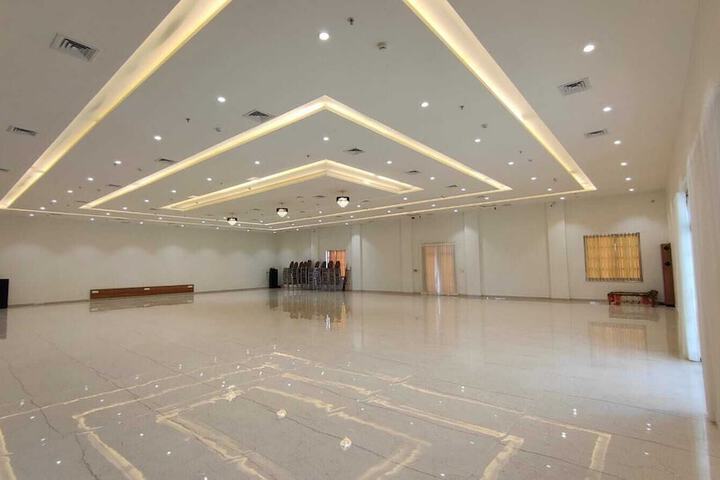 Ballroom/Hall 7 of 11