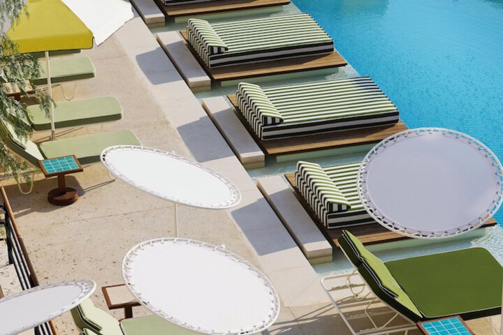 Pool 52 of 104