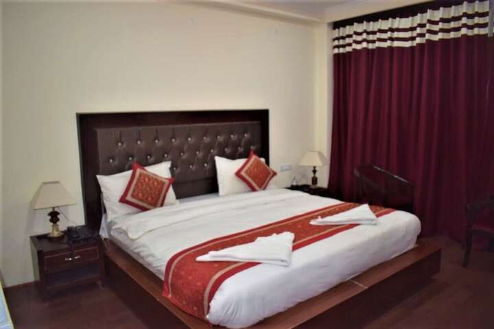 Room 8 of 24