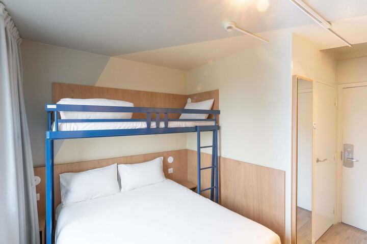 Room 5 of 47