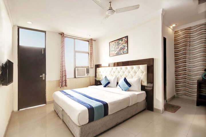 Room 15 of 52