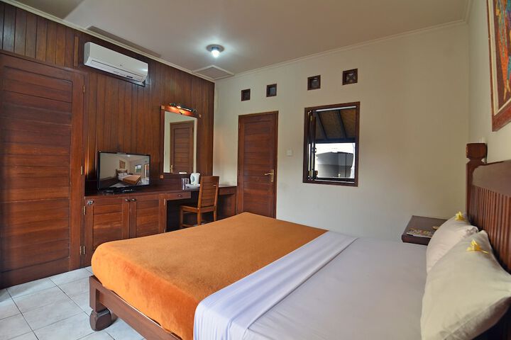 Room 6 of 26