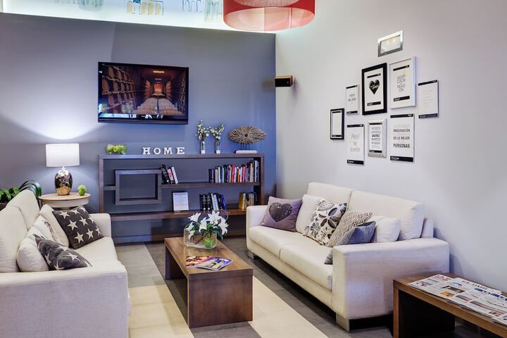 Entrance & Lobby