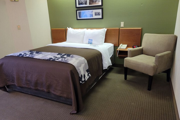 2 Queen Beds (9 of 23)