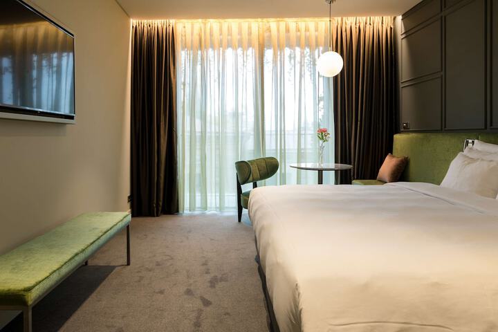 Room 13 of 280