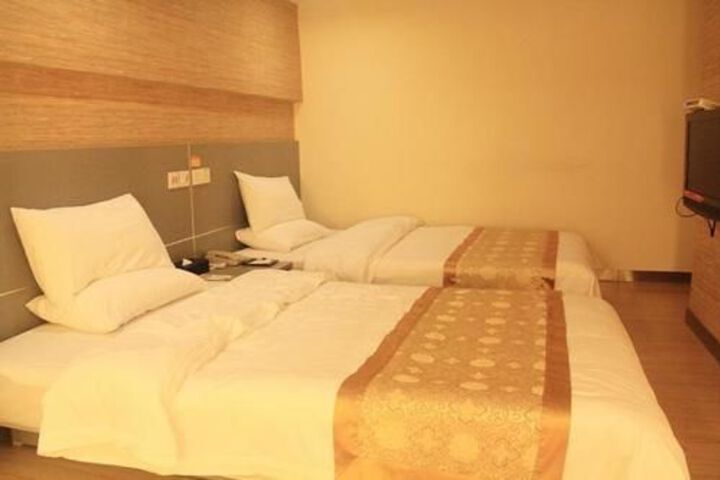 Room 25 of 79