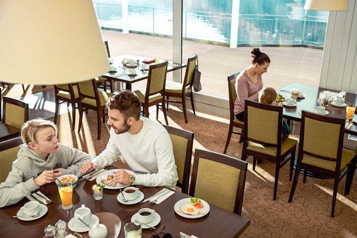 Breakfast/Coffee Service 75 of 116