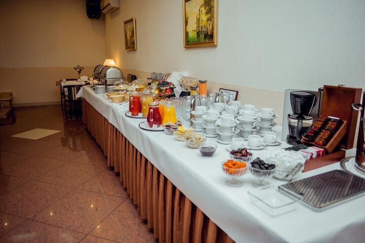 Dining 47 of 61