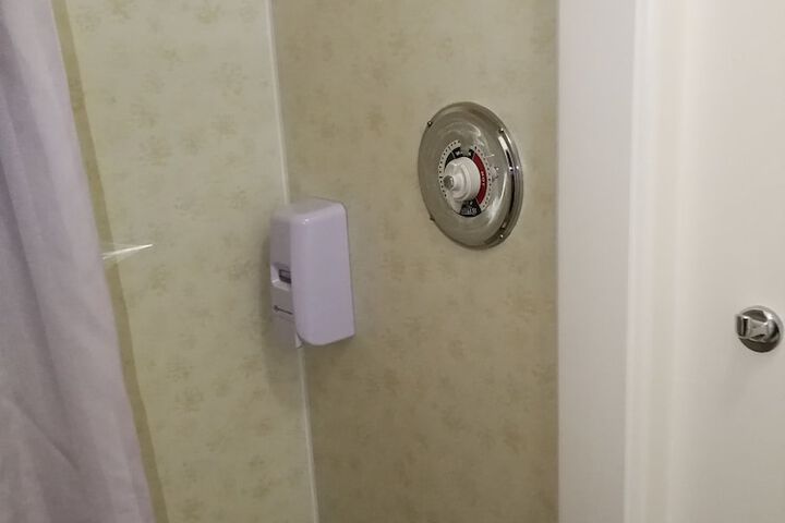 Room 83 of 100