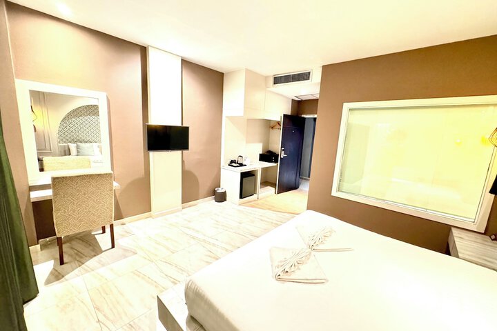 Room 16 of 61
