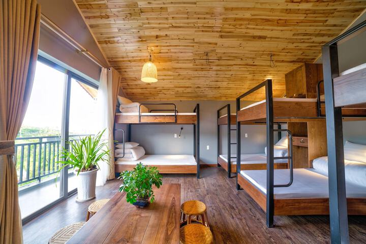 Room 3 of 32