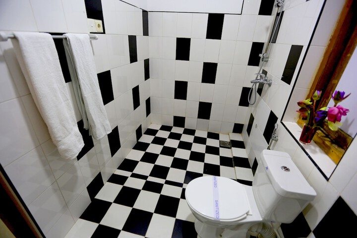 Room 16 of 19