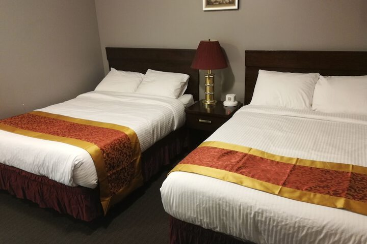 Room 5 of 12
