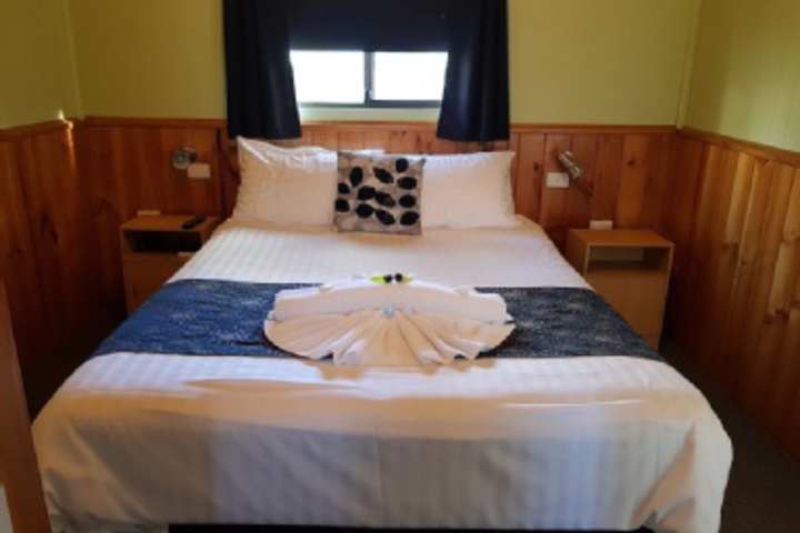 Room 203 of 300