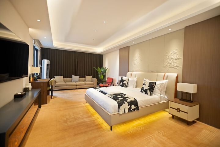 Room 34 of 148