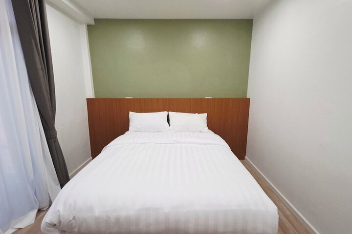 Room 7 of 68